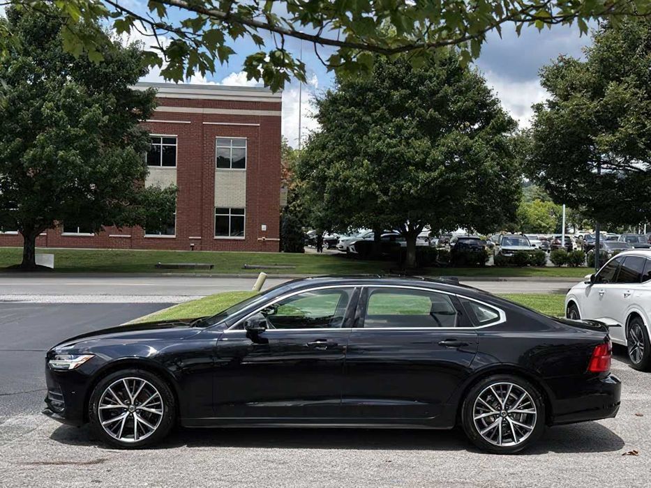 Volvo S90      2020