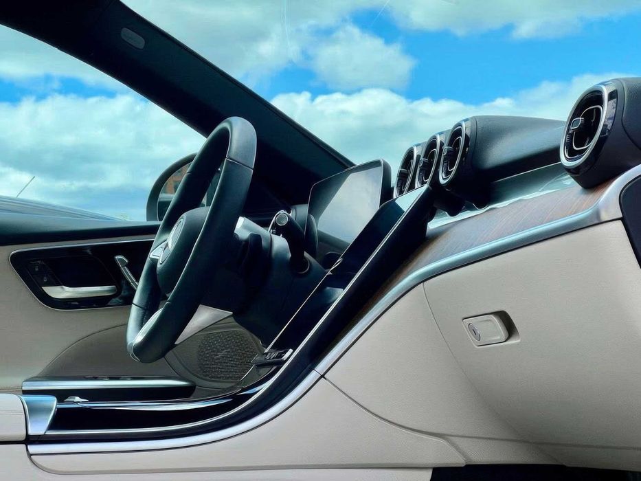 Mercedes-Benz C-Class      2022