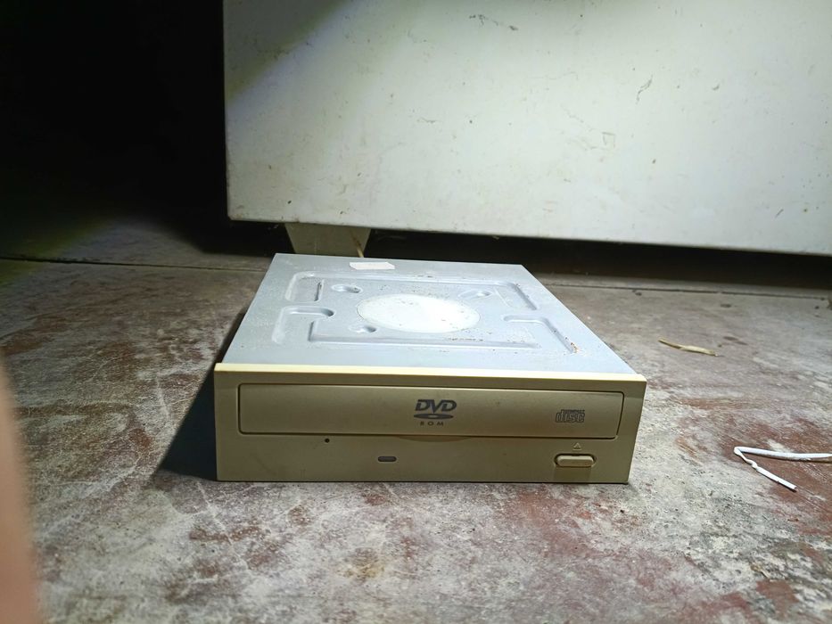 Podzespoły komputera, różne.