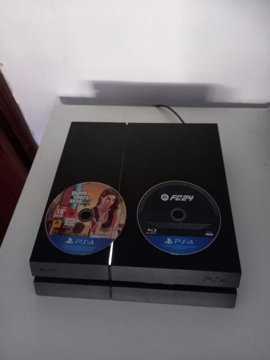 Ps4 Fat 500gb com 2 jogos