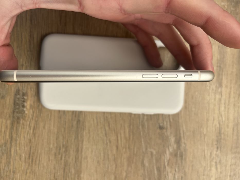 iPhone 11 64 гб