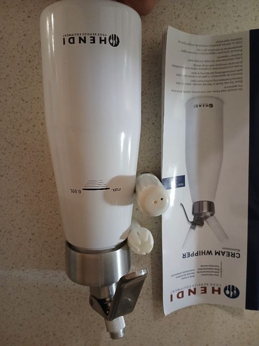 Hendi syfon do bitej śmietany 0,5l.