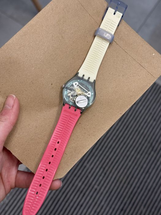 Годинник swatch