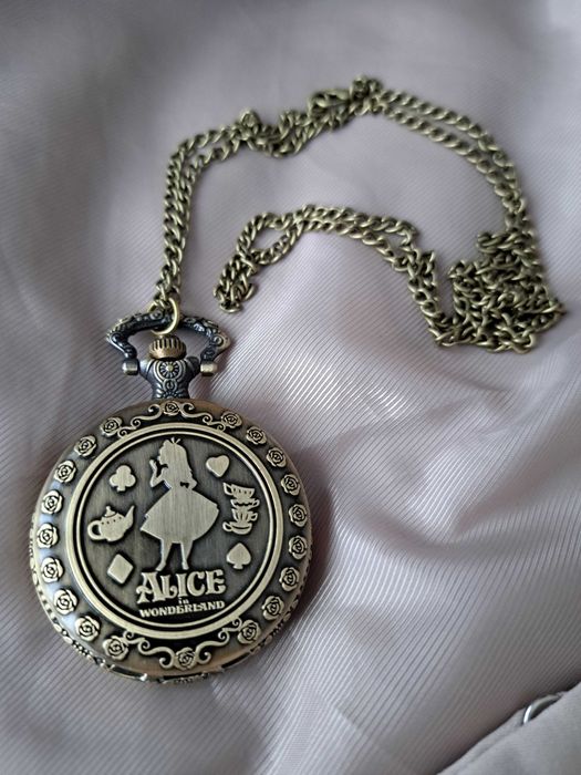 Zegarek kiesoznkowy Alicja w Krainie Czarów