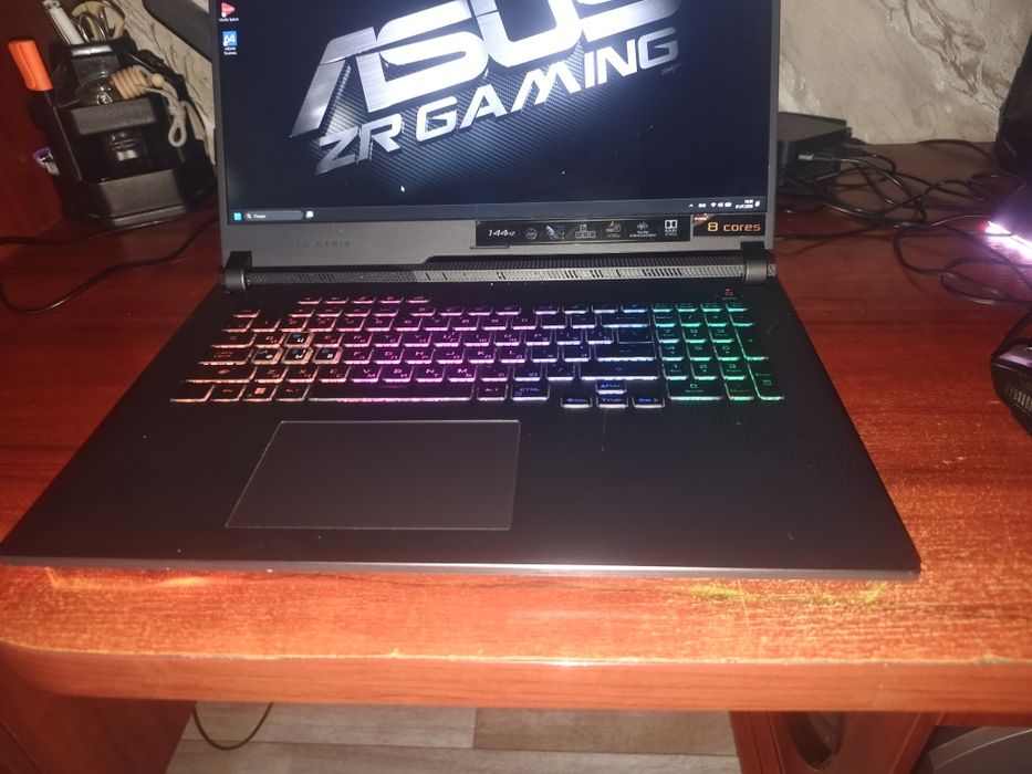 Ноутбук ASUS ROG Strix 17,3 дюйми 144Hz Ryzen 7 4800H 16 ядер RTX3050 4 gb SSD 512Gb