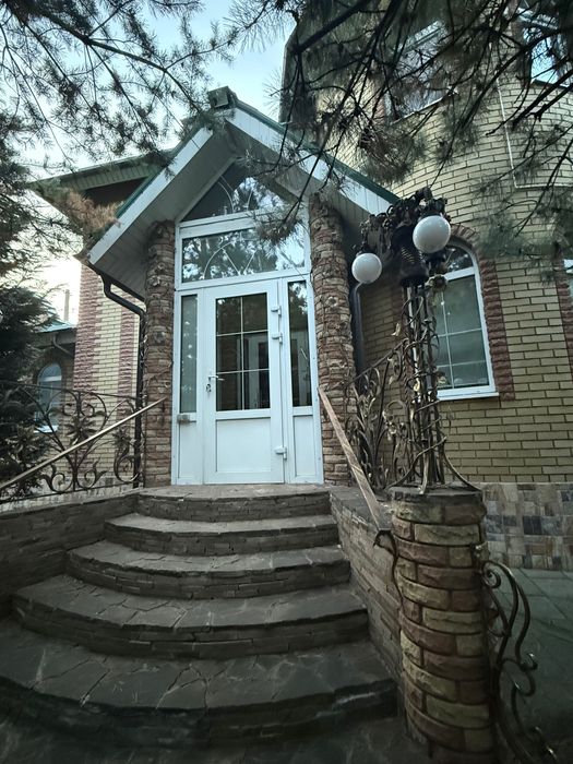 Продам два дома на участке, Новые дома