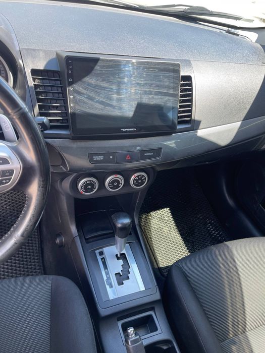 Mitsubishi lancer