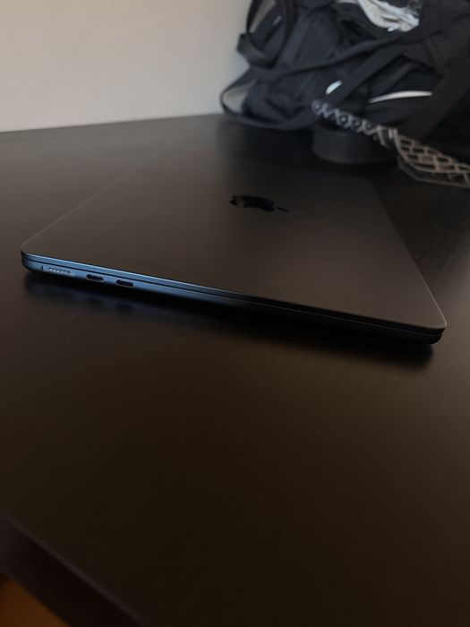 MacBook Air 13.6" M2 (Como novo)