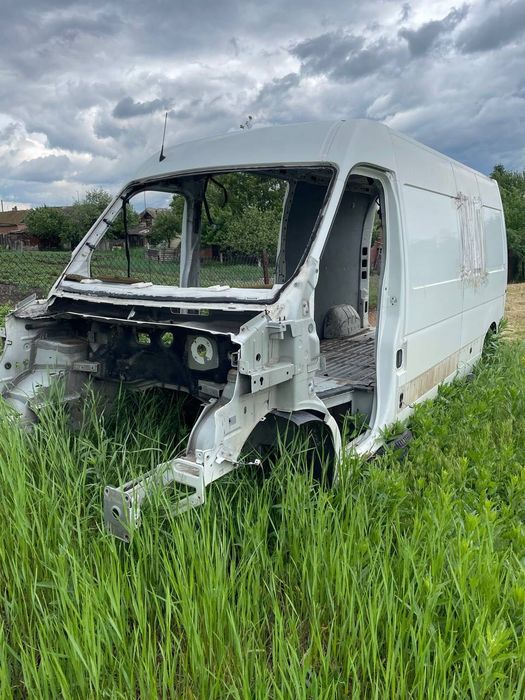 Кузов на запчасти кузовные детали Renault Master 2010-2020