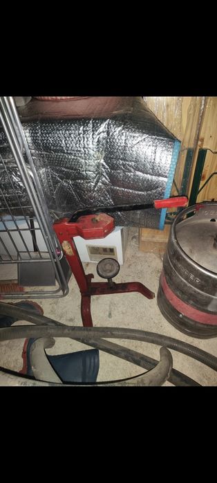 Barril e engarrafadora