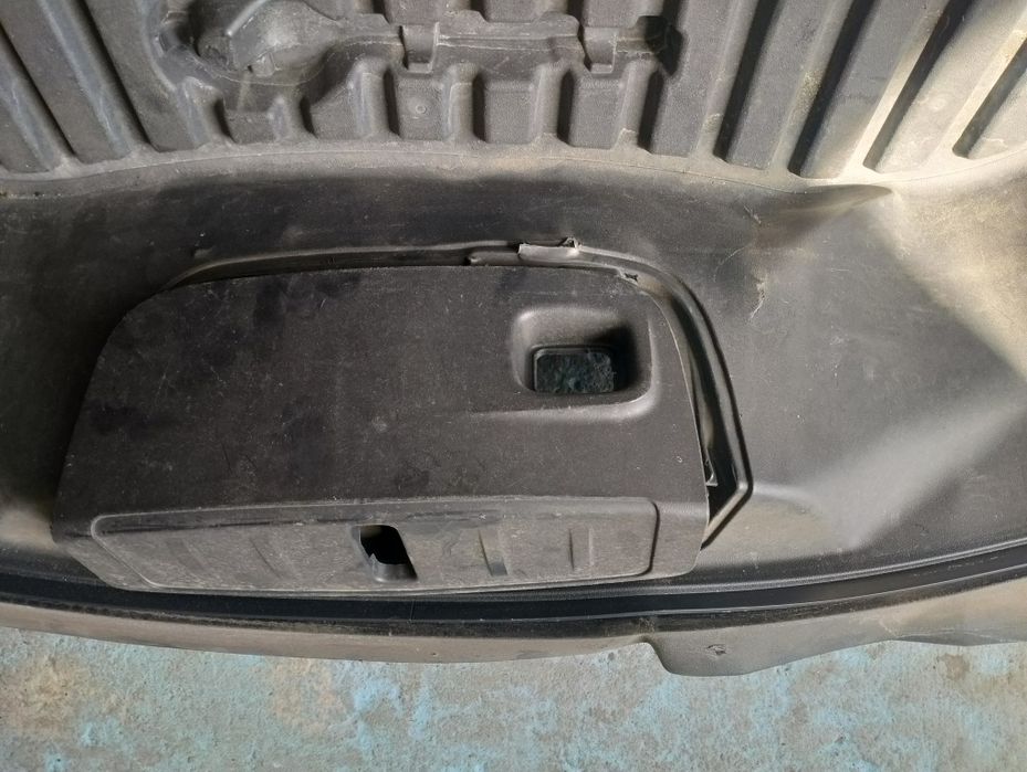 Корито (бокс) в передній багажник tesla model 3 рестайл