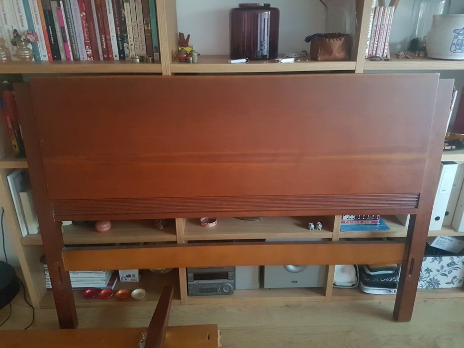 Cama de madeira maciça