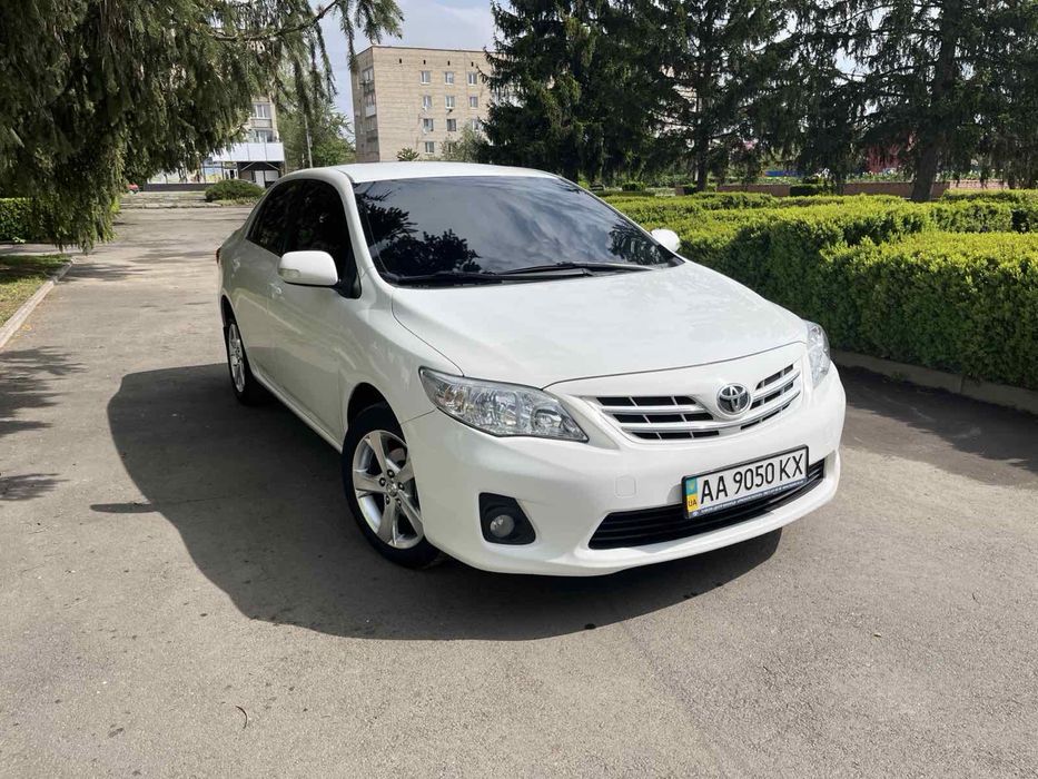 Продам Toyota corolla 2011 Lyna