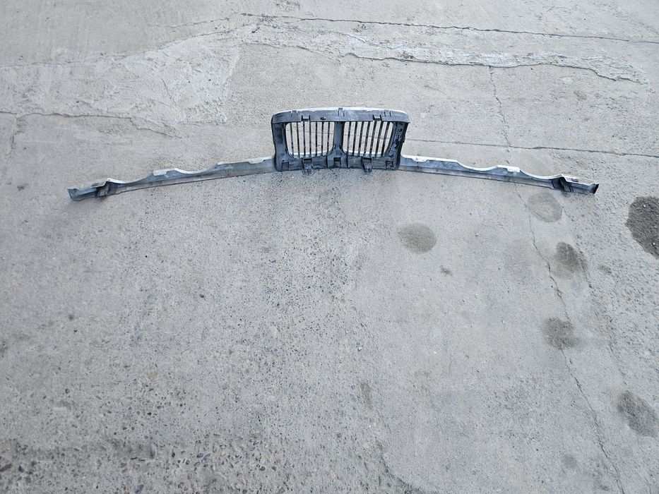 Решітка радіатора Ніздрі Птиця 51131973825 БМВ Е34 BMW E34 решетка