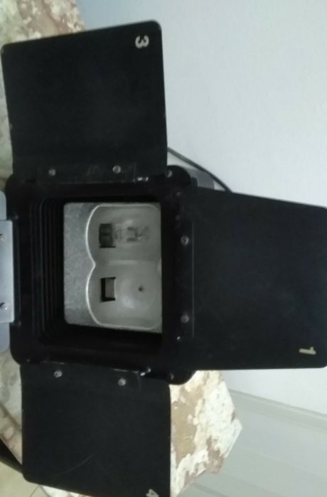 Projetor para decoração ou peças