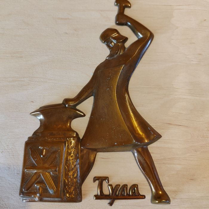 Bardzo stara mosiężna figura