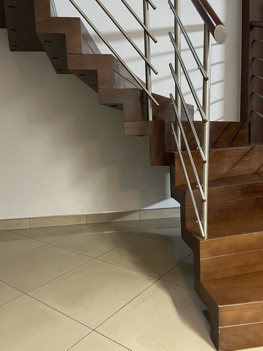 Schody używane dywanowe zabiegowe