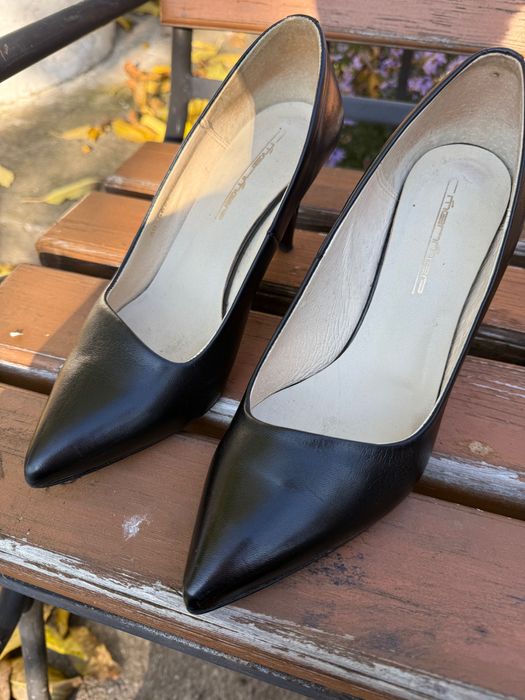 Чорні класичні туфлі