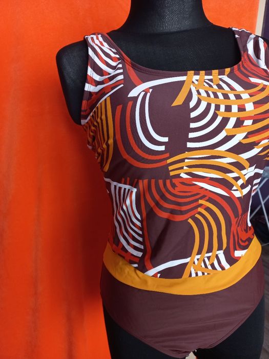 Kostium jednoczesciowy  roz .46