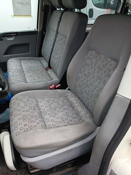 VW T5 fotele przód komplet.