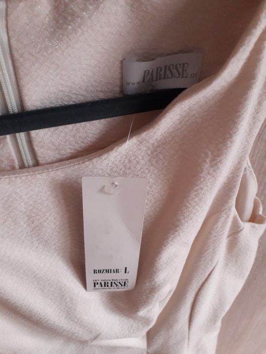 Sukienka w rozmiarze L