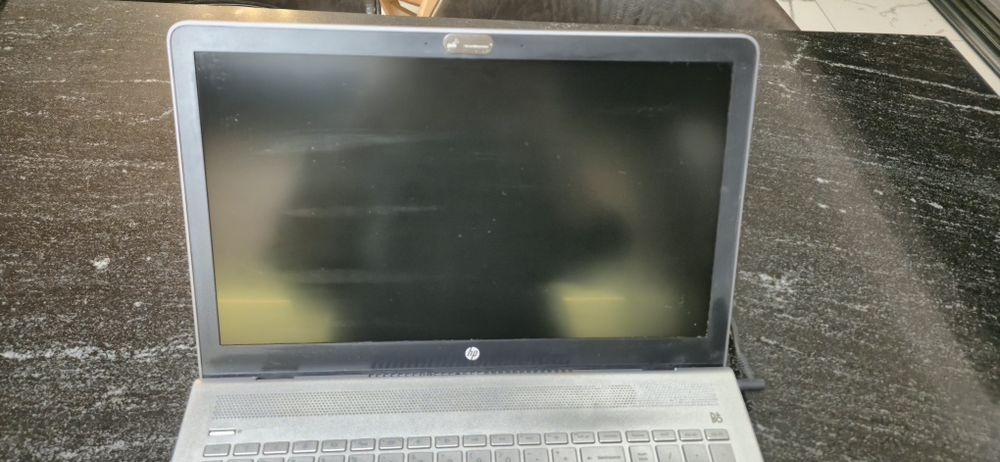Laptop HP Pavilion 15 - cc502nw