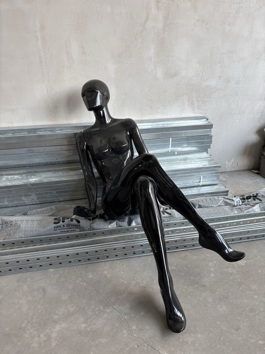 Продам манекены для магазина одежды