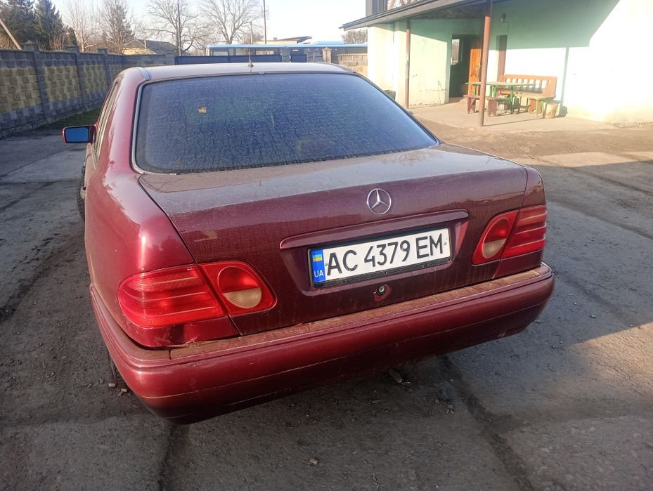 Продам мерседесЕ200