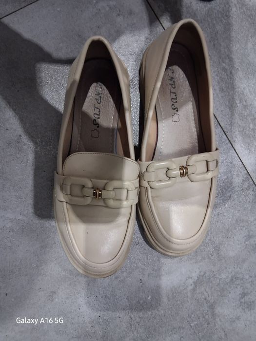 Beżowe mokasyny rozmiar 37