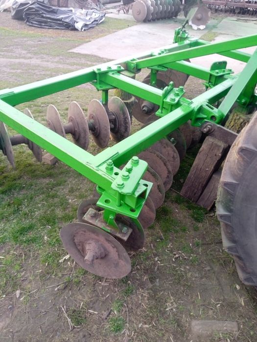 Дискова борона в робочому стані