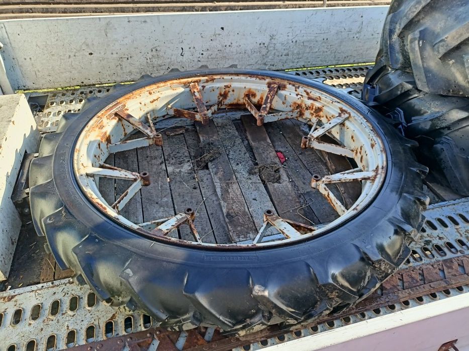 Opona koło Michelin 8.3 R44 210/95