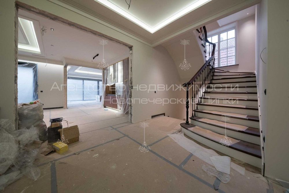 Продаж нового будинку 570 кв м вул Товарна Печерськ Генератор