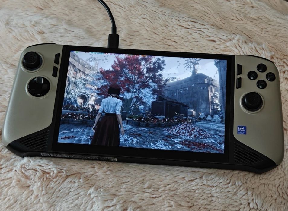 Consola Portatil MSI claw 8 AI+
