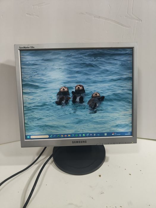 Monitor Samsung SyncMaster 720N451078105230233600