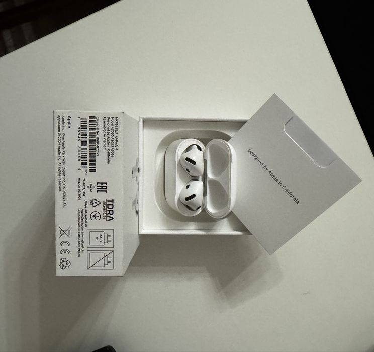 Apple airpods 4