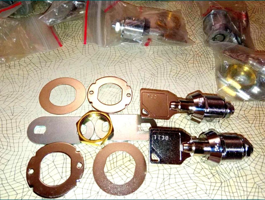 Продам новые тубулярные замки фирмы Wicl для игрового и вендингового о