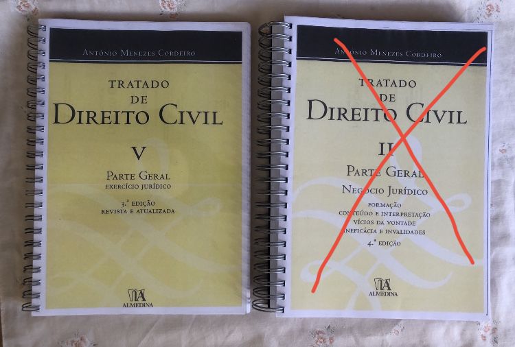Vendo livros de Direito