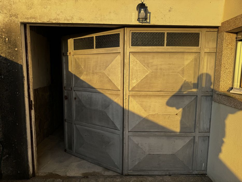 Portão de garagem em ferro