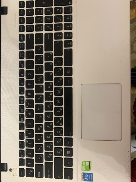 Ноутбук Asus x550 cc білий