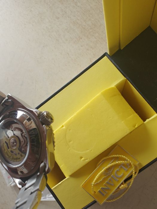 Sprzedam ciekawy zegarek Invicta  Pro Driver  mod 20434.  Stan BDB.