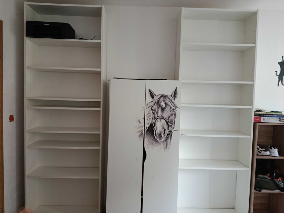 Sprzedam 2 regały + oddam szafę za darmo