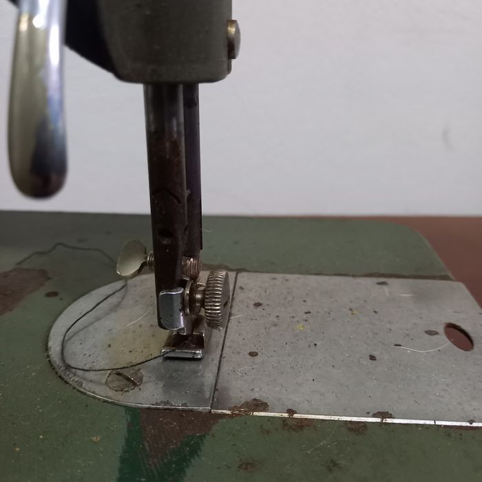 Cabeco maquina de costura Husqvarna