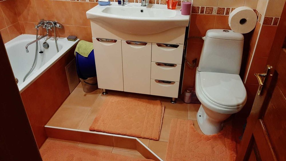 Продаж 3 кім кв. 84 м  50 тис.