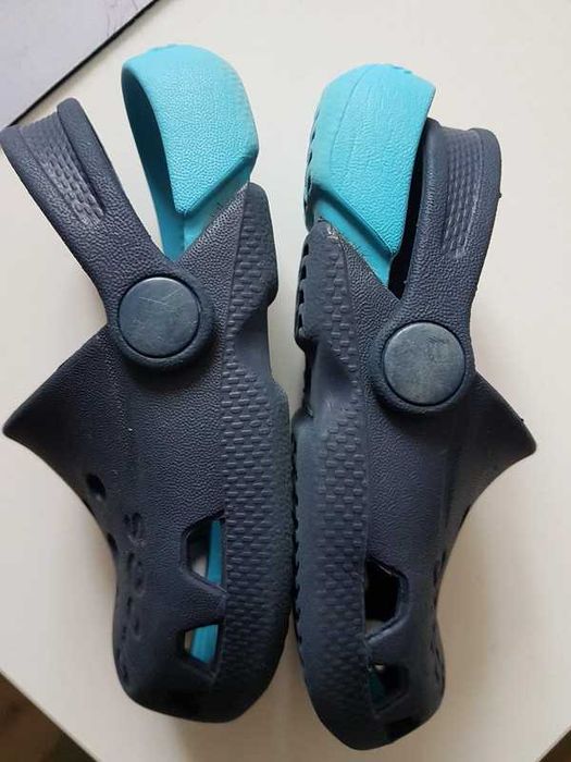 Crocs klapki chodaki chłopięce 25 8C