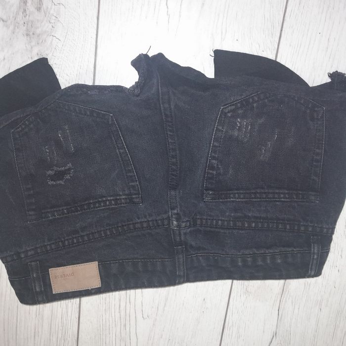 Krotkie czarne spodenki DIVERSE