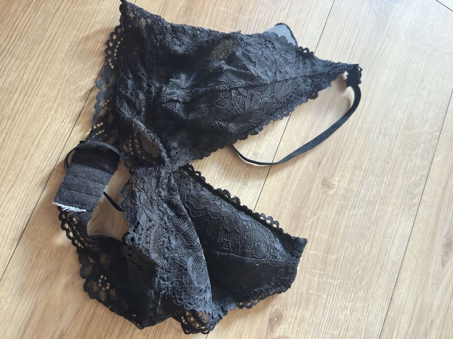 Super ładny koronkowy stanik B85