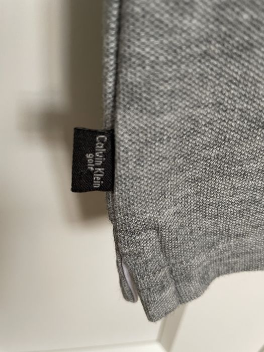Szara koszulka połówka Calvin Klein M