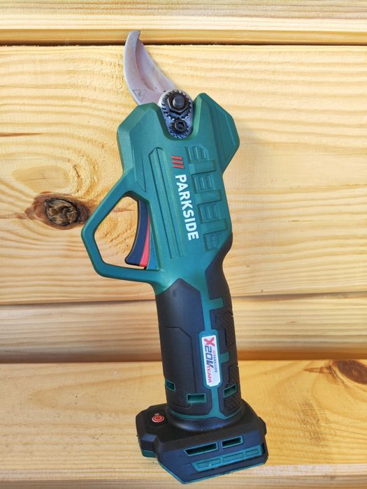 Акумуляторний секатор PARKSIDE PAAS 20-Li B1