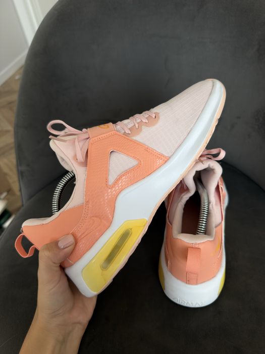 Кросівки жіночі,Nike Air Max Bella (розмір 40) 25,5 см оригінал