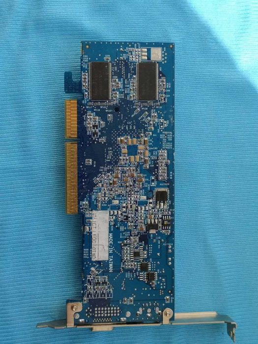 Продам відеокарти GeForce 2 MX 200 ATI Radeon 9550 R92U-LC3 Trio64UV ...